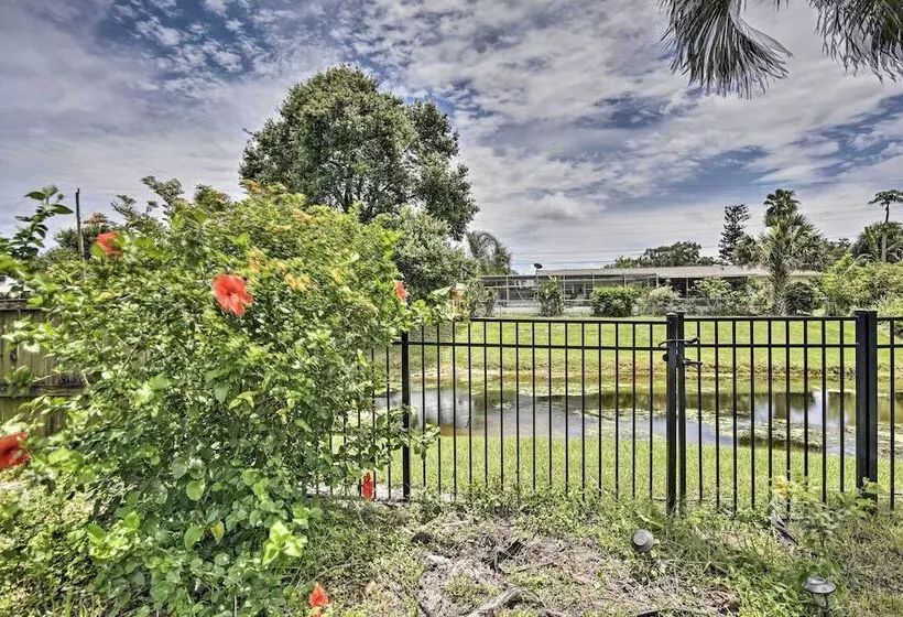 Cocoa Beach Paradise: Screened Pool, Patio + Games