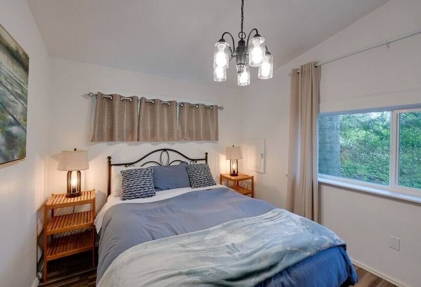 Cozy Beachouse: View & Deck, Steps From Skagit Bay