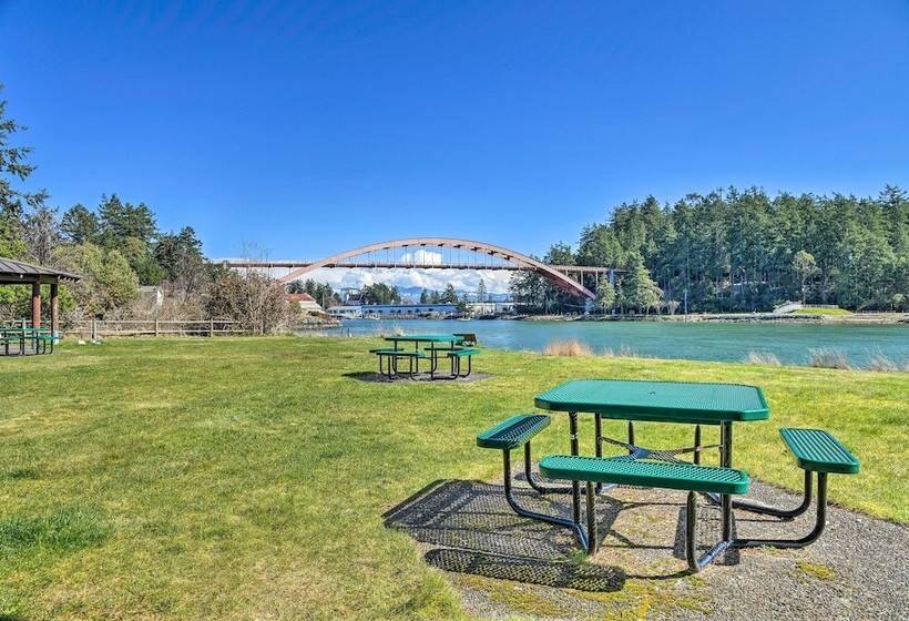 Cozy Beachouse: View & Deck, Steps From Skagit Bay