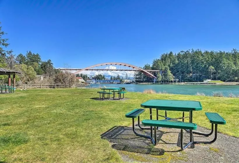 Cozy Beachouse: View & Deck, Steps From Skagit Bay