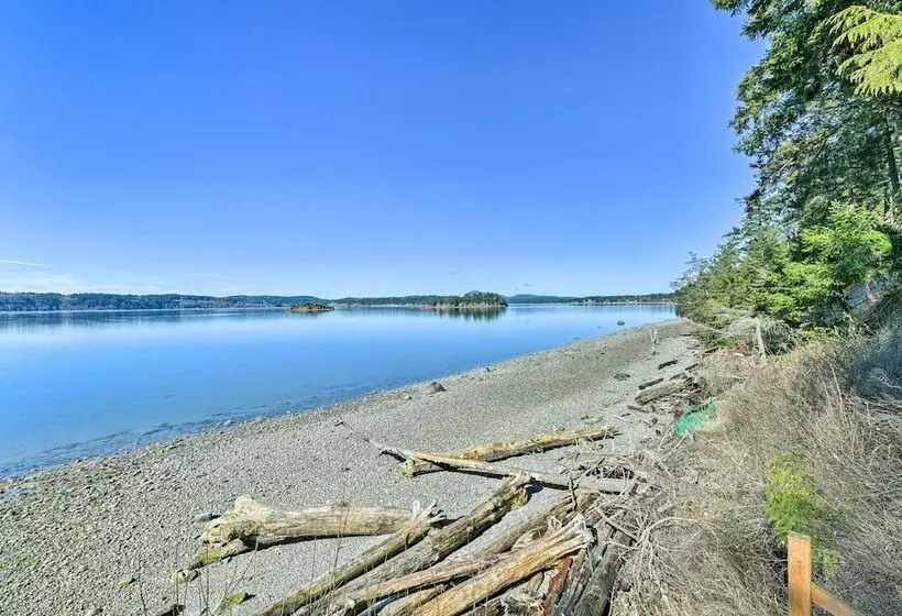 Cozy Beachouse: View & Deck, Steps From Skagit Bay
