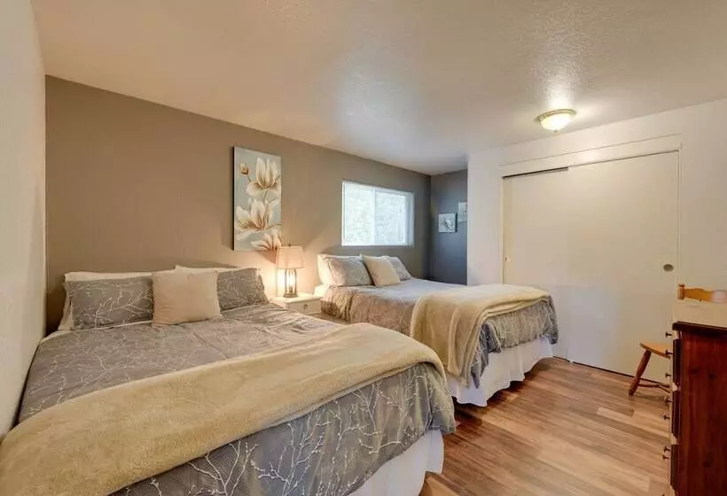 Cozy Beachouse: View & Deck, Steps From Skagit Bay