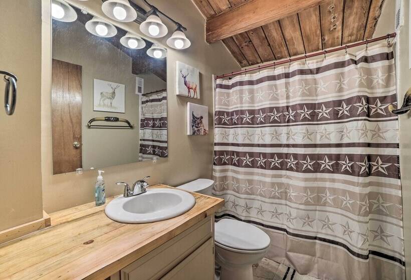 Cozy Cabin Near Massanutten Resort & Water Park!