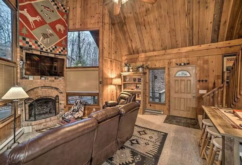 Cozy Cabin Near Massanutten Resort & Water Park!