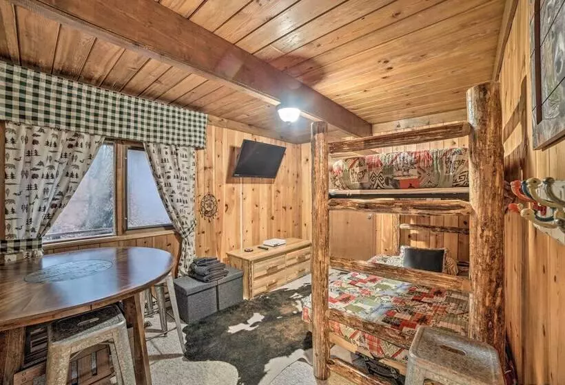 Cozy Cabin Near Massanutten Resort & Water Park!