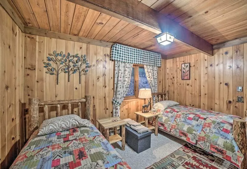 Cozy Cabin Near Massanutten Resort & Water Park!
