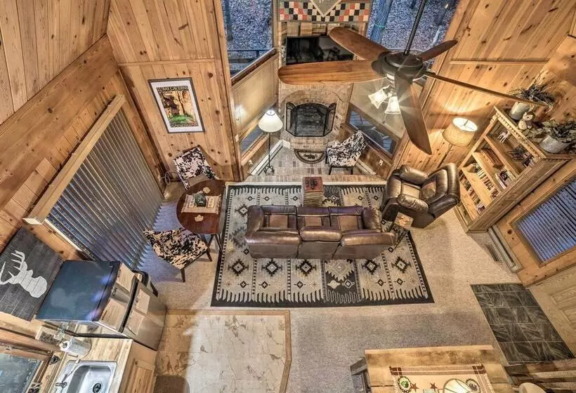 Cozy Cabin Near Massanutten Resort & Water Park!