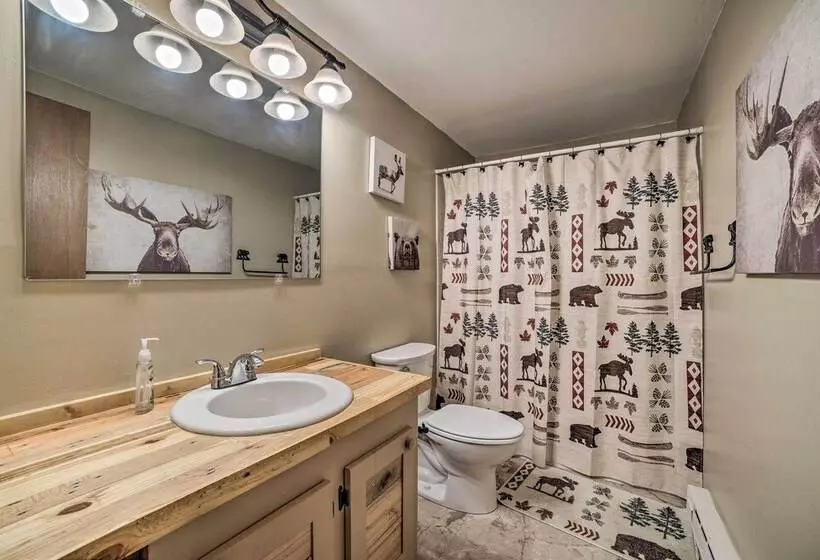 Cozy Cabin Near Massanutten Resort & Water Park!