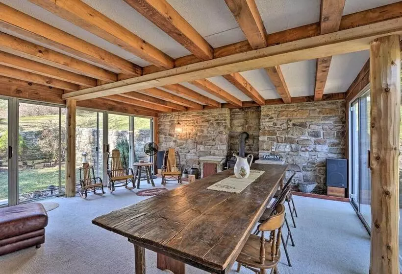 Cozy Home W/ Private Patio & Views, Hiking On Site