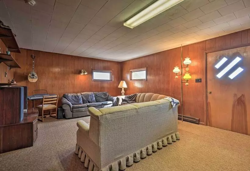 Cozy Home W/ Private Patio & Views, Hiking On Site