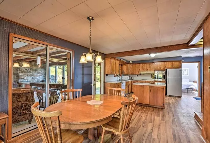 Cozy Home W/ Private Patio & Views, Hiking On Site