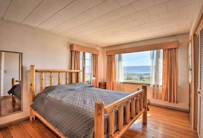 Cozy Home W/ Private Patio & Views, Hiking On Site