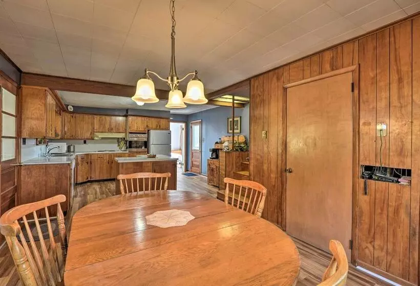 Cozy Home W/ Private Patio & Views, Hiking On Site