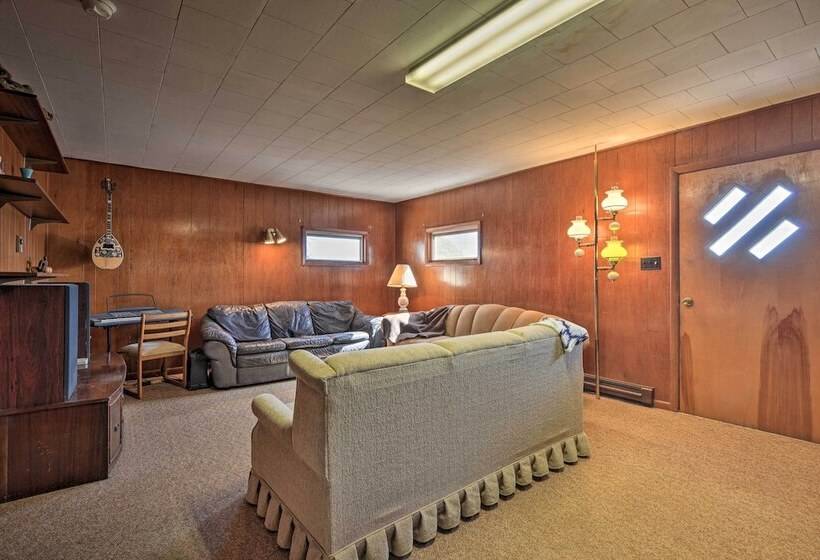 Cozy Home W/ Private Patio & Views, Hiking On Site