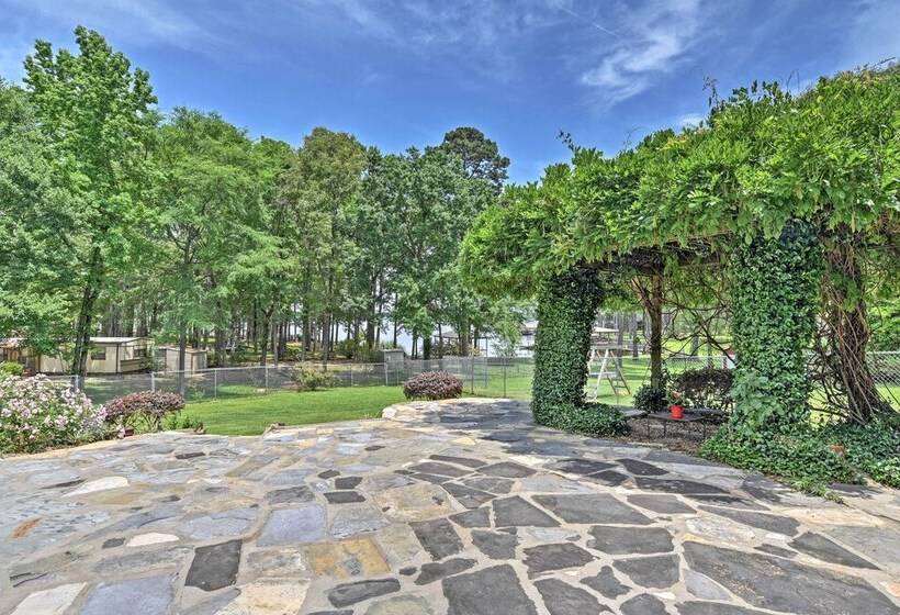 Cozy Lakefront Benton Home ~ 20 Mi To Shreveport!