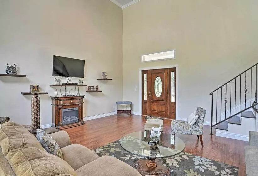 Cozy Lakefront Benton Home ~ 20 Mi To Shreveport!