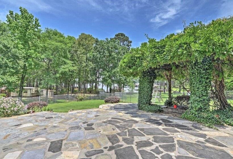 Cozy Lakefront Benton Home ~ 20 Mi To Shreveport!