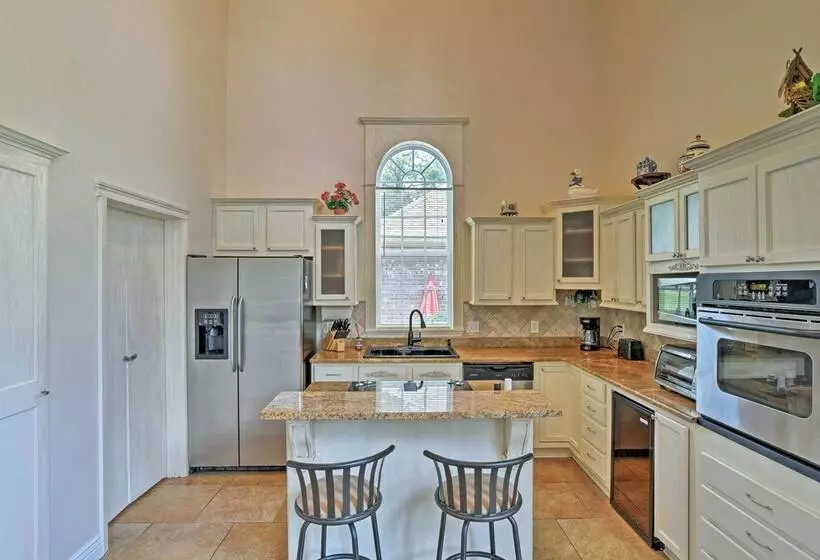 Cozy Lakefront Benton Home ~ 20 Mi To Shreveport!