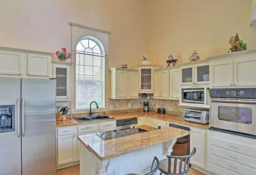 Cozy Lakefront Benton Home ~ 20 Mi To Shreveport!