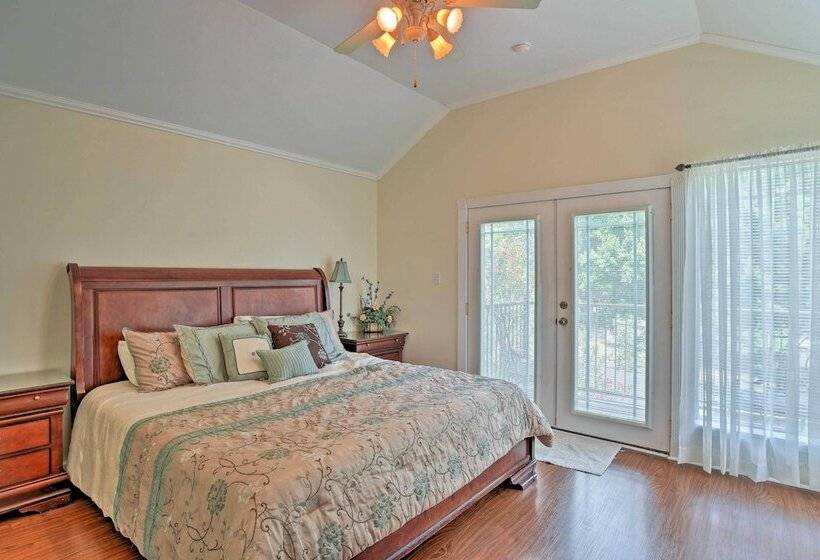 Cozy Lakefront Benton Home ~ 20 Mi To Shreveport!