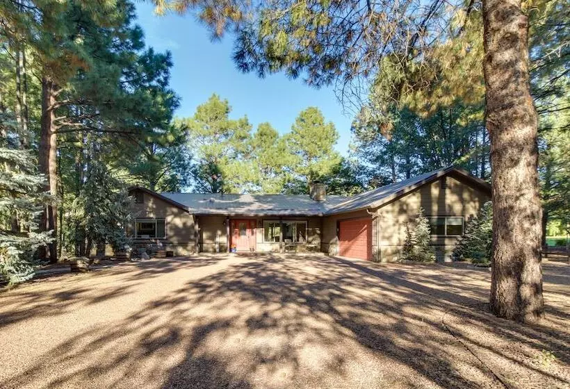 Dog Friendly Home On Pinetop Lakes Course!