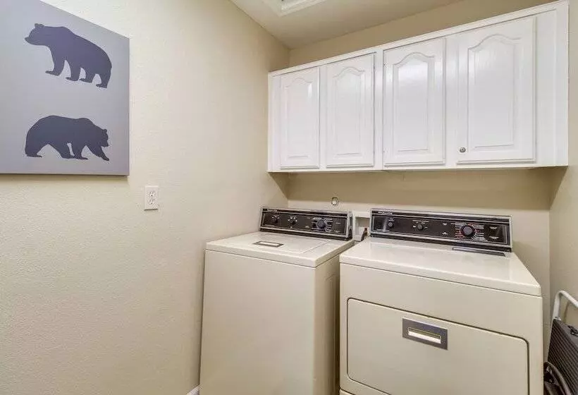 Dog Friendly Home On Pinetop Lakes Course!