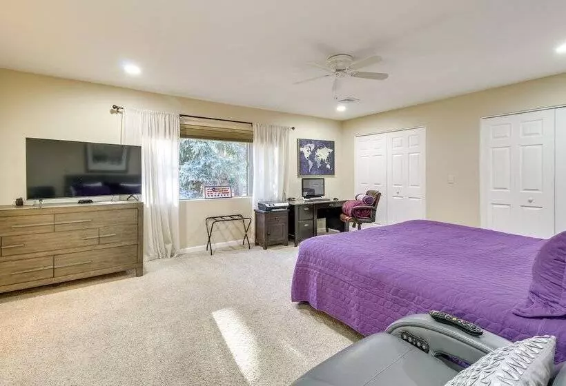 Dog Friendly Home On Pinetop Lakes Course!