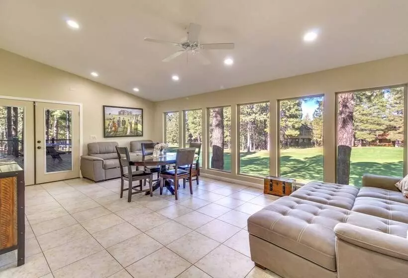 Dog Friendly Home On Pinetop Lakes Course!