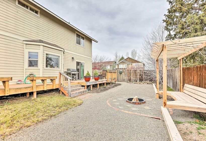 Family Friendly Bend Home W/ Hot Tub & Yard!