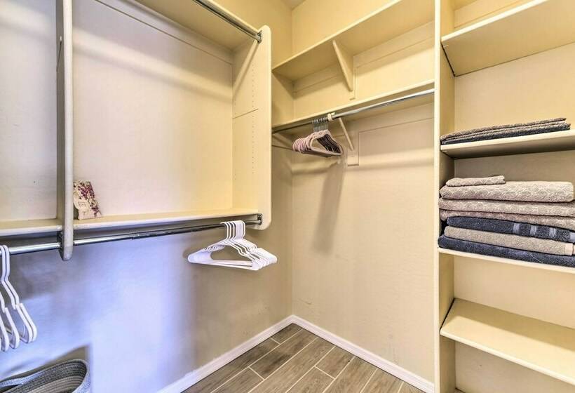 Gilbert Country Club Home W/ Private Pool!