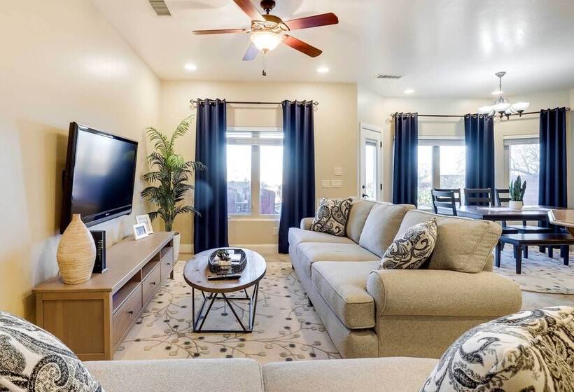 Horseshoe Bend Retreat: Fire Pit & Mountain Views!