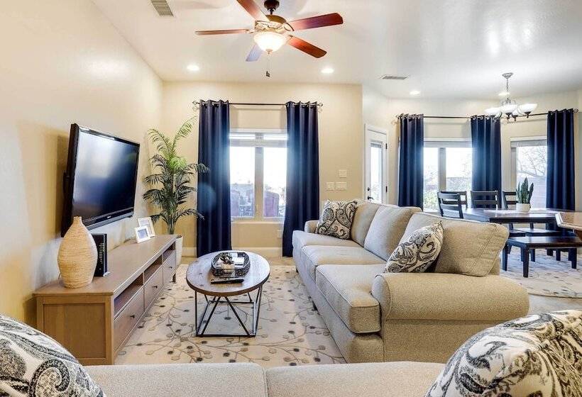 Horseshoe Bend Retreat: Fire Pit & Mountain Views!