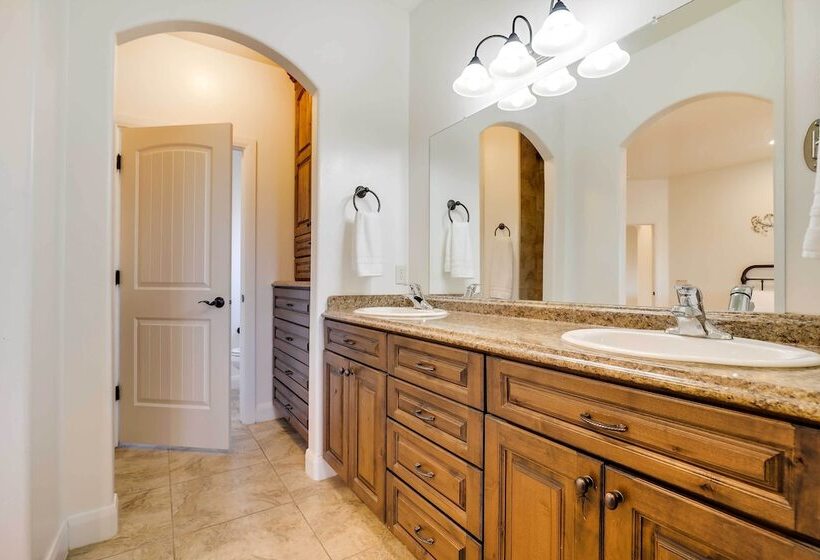 Horseshoe Bend Retreat: Fire Pit & Mountain Views!