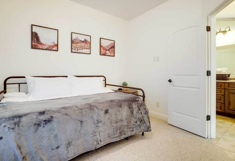 Horseshoe Bend Retreat: Fire Pit & Mountain Views!