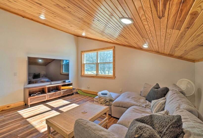 Idyllic Cotter Escape: Steps To White River!