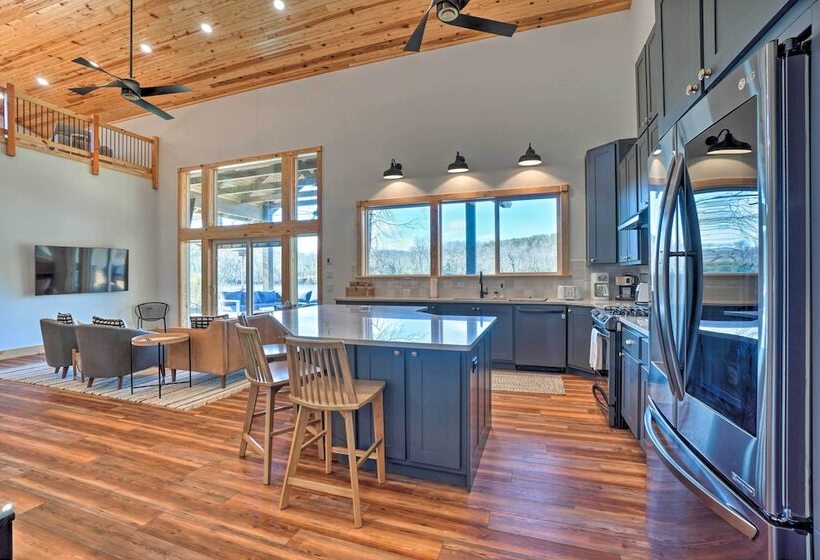 Idyllic Cotter Escape: Steps To White River!