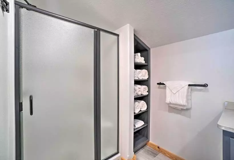 Idyllic Cotter Escape: Steps To White River!