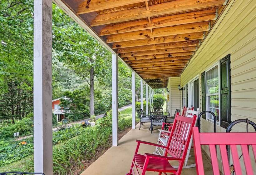 Lake Chatuge Retreat W/ Dock & Mtn Views!