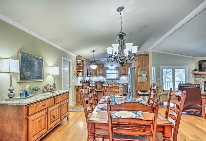 Lake Chatuge Retreat W/ Dock & Mtn Views!