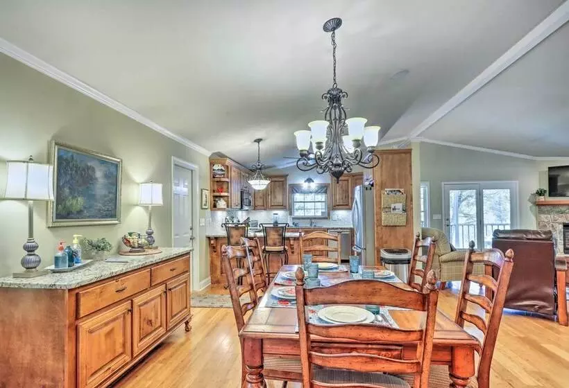 Lake Chatuge Retreat W/ Dock & Mtn Views!