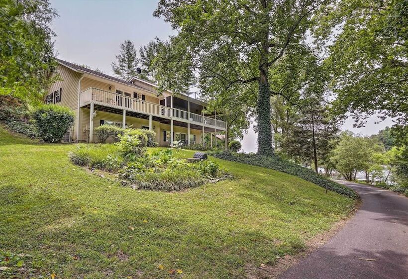 Lake Chatuge Retreat W/ Dock & Mtn Views!