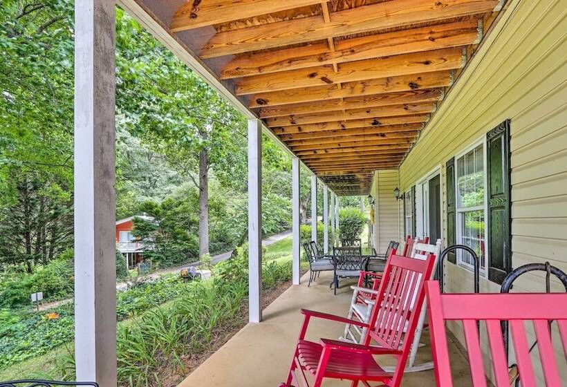 Lake Chatuge Retreat W/ Dock & Mtn Views!