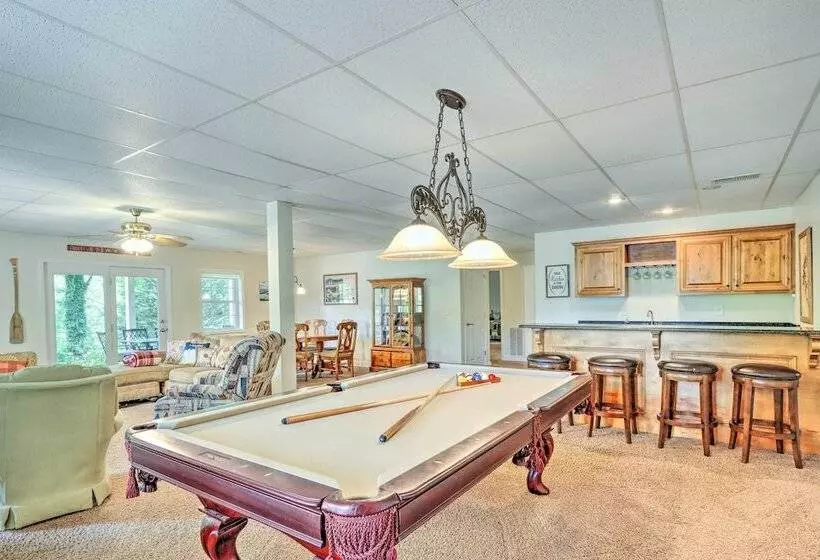 Lake Chatuge Retreat W/ Dock & Mtn Views!