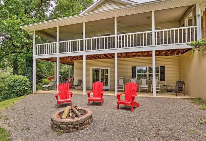 Lake Chatuge Retreat W/ Dock & Mtn Views!