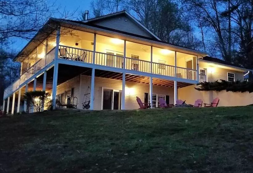 Lake Chatuge Retreat W/ Dock & Mtn Views!