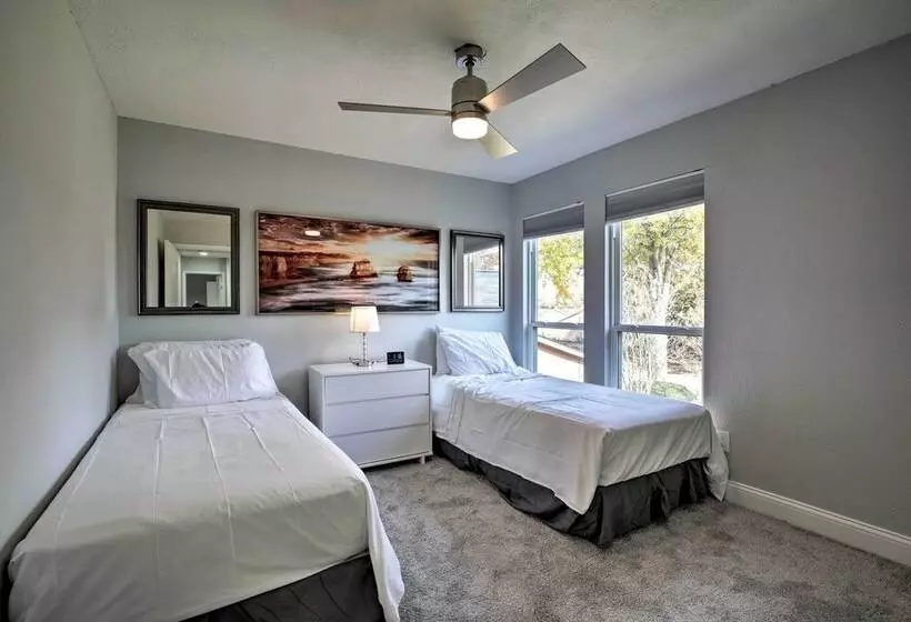 Richardson Home W/ Hot Tub ~ 17 Mi To Dallas!