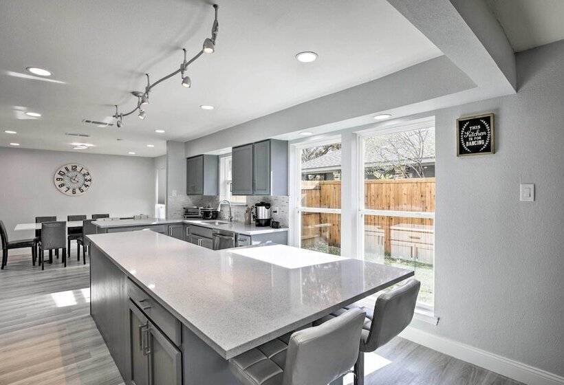 Richardson Home W/ Hot Tub ~ 17 Mi To Dallas!