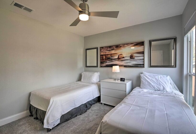 Richardson Home W/ Hot Tub ~ 17 Mi To Dallas!