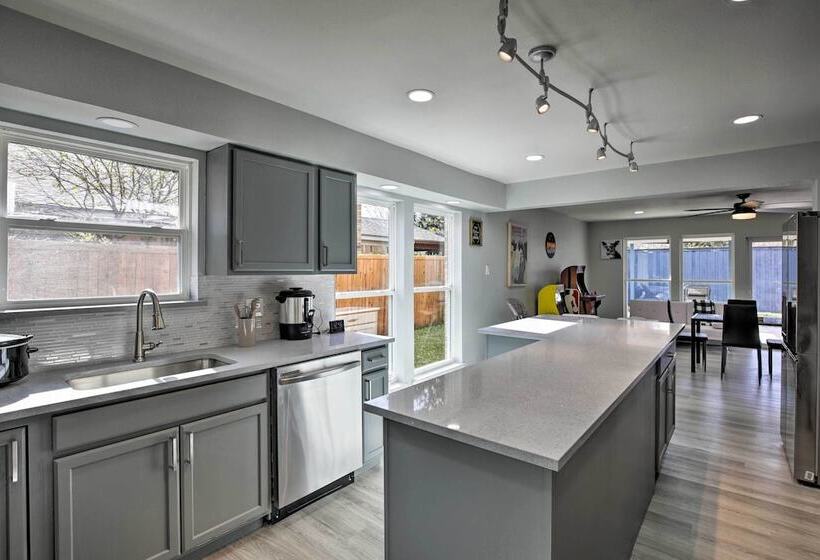 Richardson Home W/ Hot Tub ~ 17 Mi To Dallas!