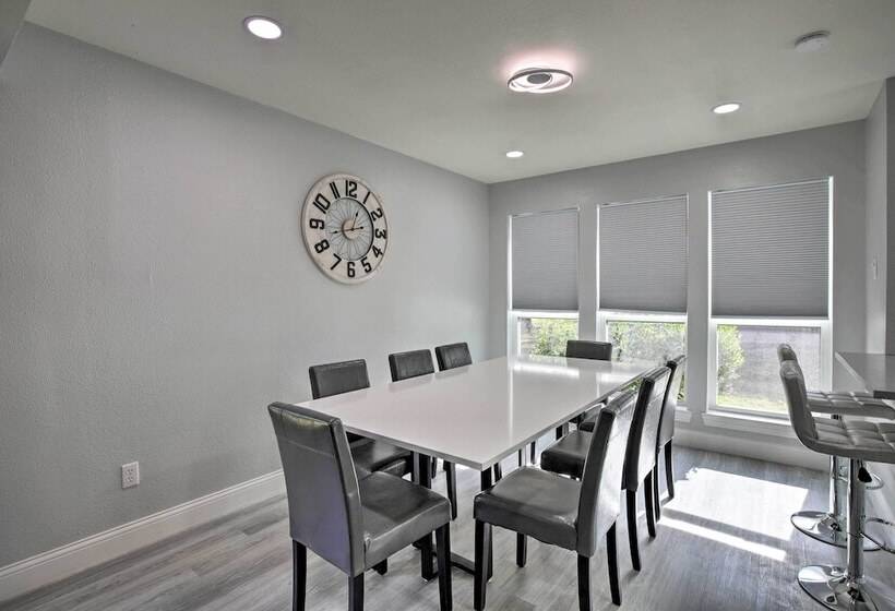 Richardson Home W/ Hot Tub ~ 17 Mi To Dallas!